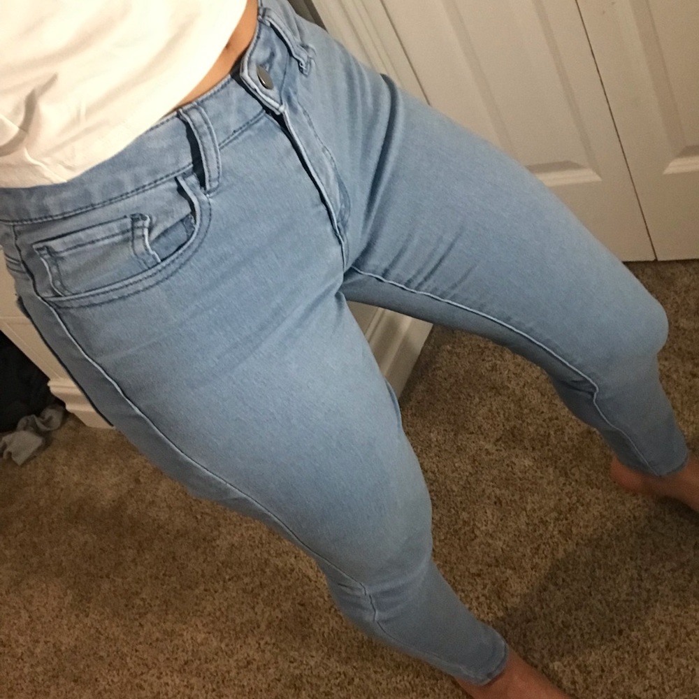 HIGH WAISTED LIGHT JEANS
